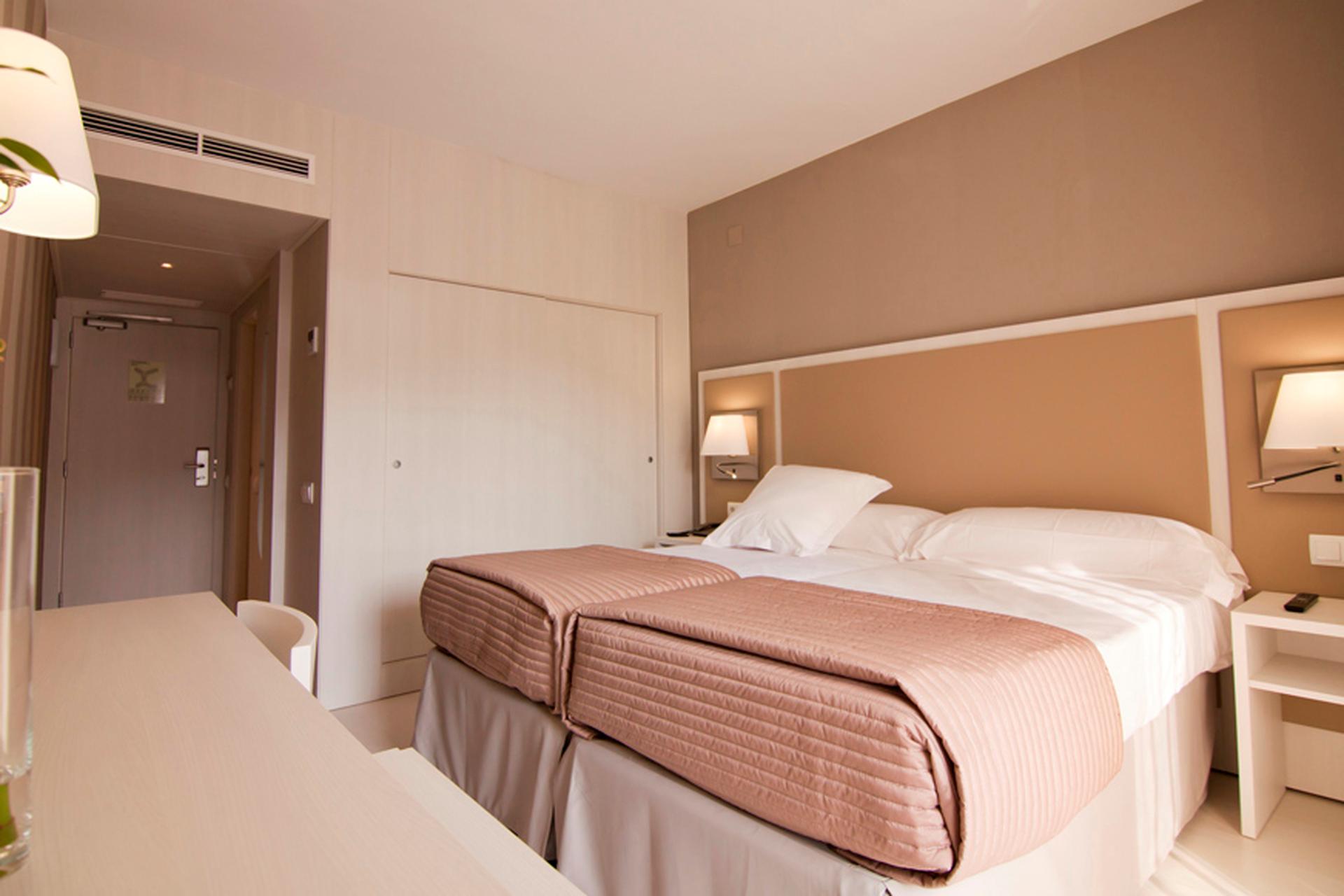 Hotelkamer in Estival Centurion Playa Hotel in Cambrils, Spanje foto 3