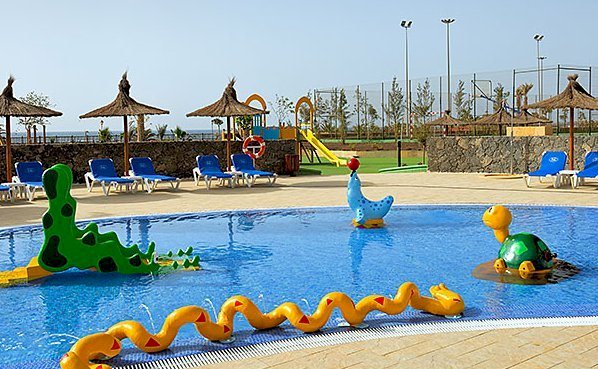 Zwembad van Elba Carlota Beach and Convention Resort in Caleta De Fuste, Canarische Eilanden foto 3