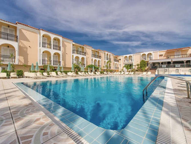 Zwembad van Zante Sun Hotel in Agios Sostis, Griekenland foto 3