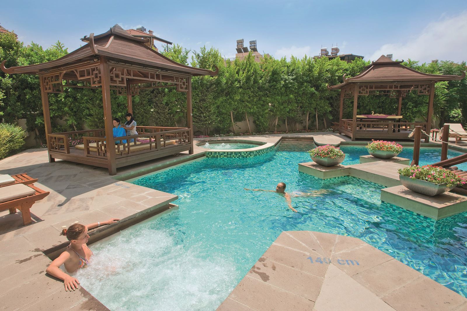 Zwembad van Crystal Admiral Suites en Spa Resort in Side, Turkije foto 3