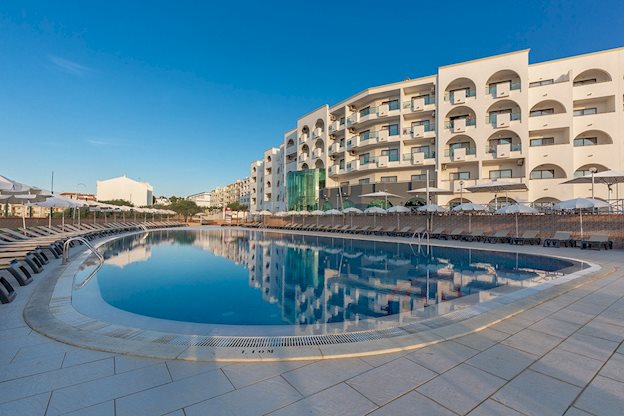 Zwembad van Solaqua Hotel in Albufeira, Portugal foto 1