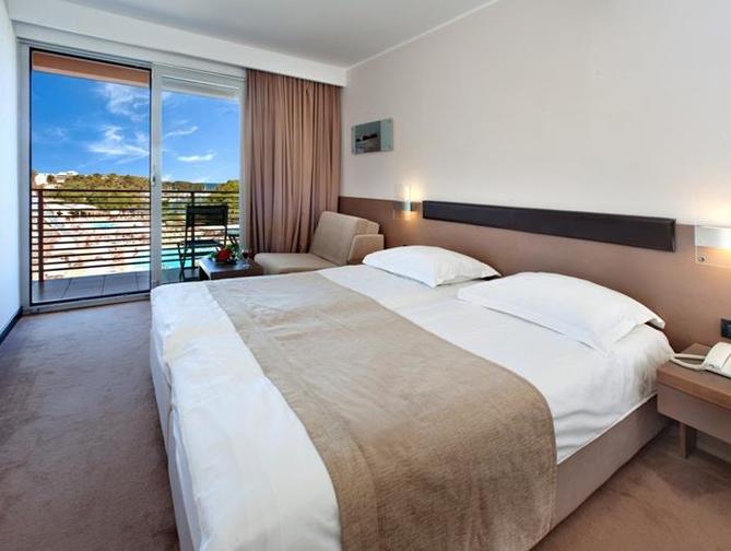 Hotelkamer in Lanterna Sunny Resort By Valamar in Porec, Kroatië foto 2