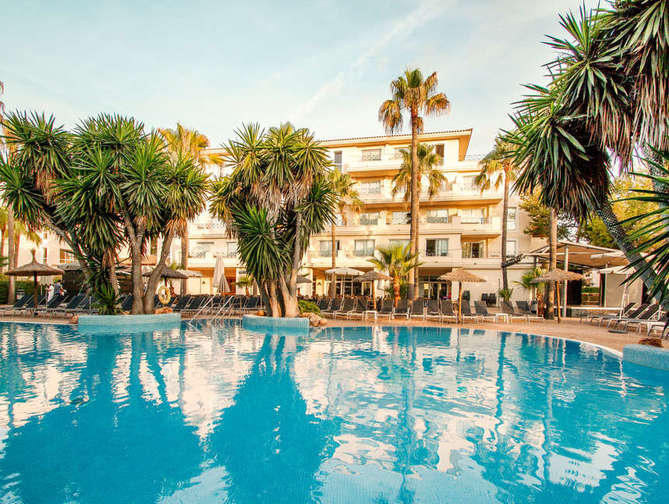 hm-mar-blau-mallorca-spanje