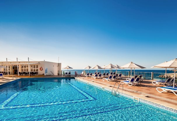 Zwembad van Globales America Hotel in Calas De Mallorca, Spanje foto 3
