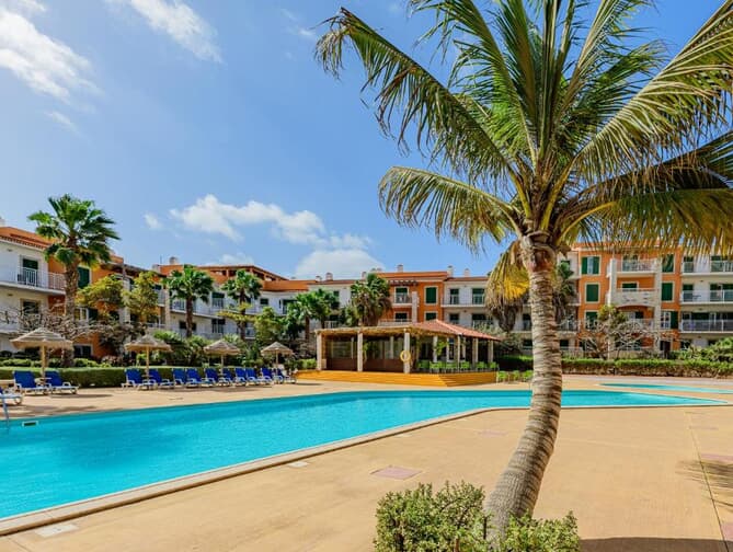 Zwembad van Sal Vila Verde Hotel in Santa Maria, Kaapverdië foto 1