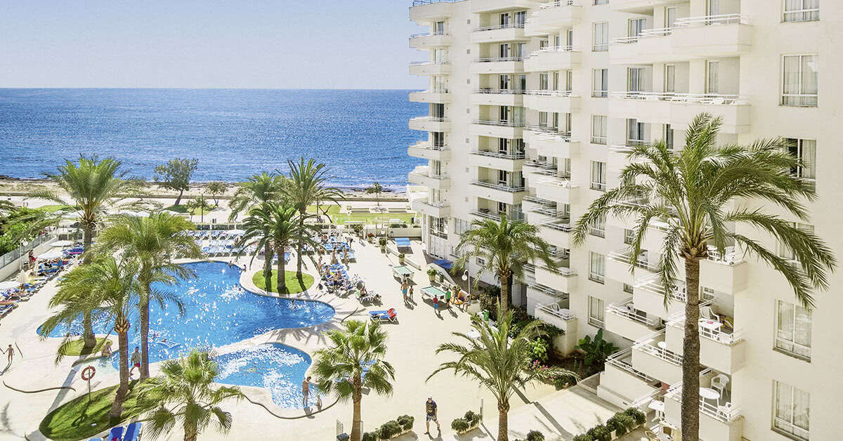 Zwembad van Aparthotel Playa Dorada Hotel Sa Coma, Spanje foto 3