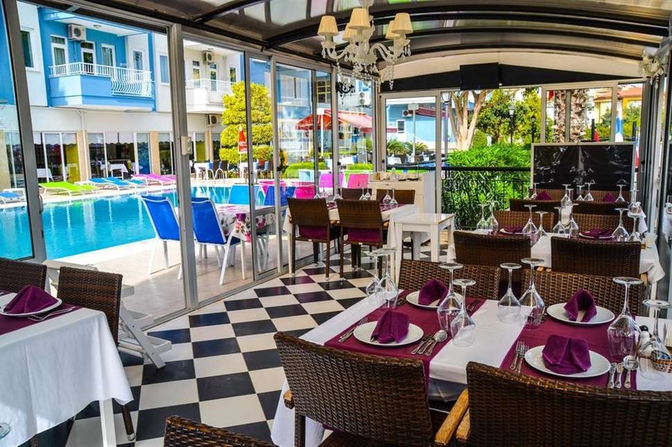 Restaurant in het Ark Suite Hotel in Alanya, Turkije foto 3