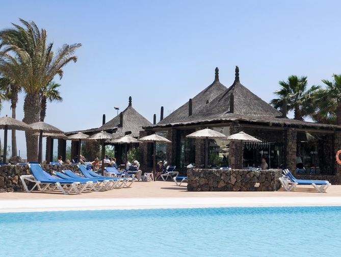 Zwembad van Beatriz Costa & Spa Hotel in Costa Teguise, Spanje foto 2