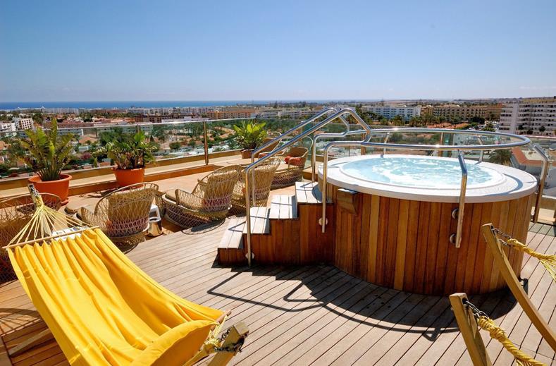 Terras bij het Bull Eugenia Victoria Hotel in Playa Del Ingles, Canarische Eilanden foto 3