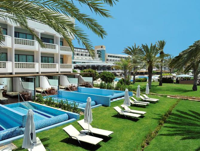 Athena Beach Hotel: Beste Deal op Cyprus!