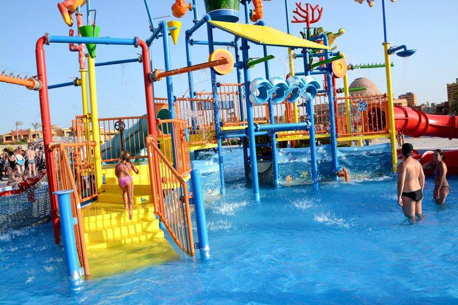 Zwembad van Malikia Abu Dabbab Resort in Marsa Alam, Egypte foto 2