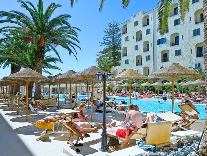 Zwembad van Hopps Hotel in Mazara Del Vallo, Italie foto 2