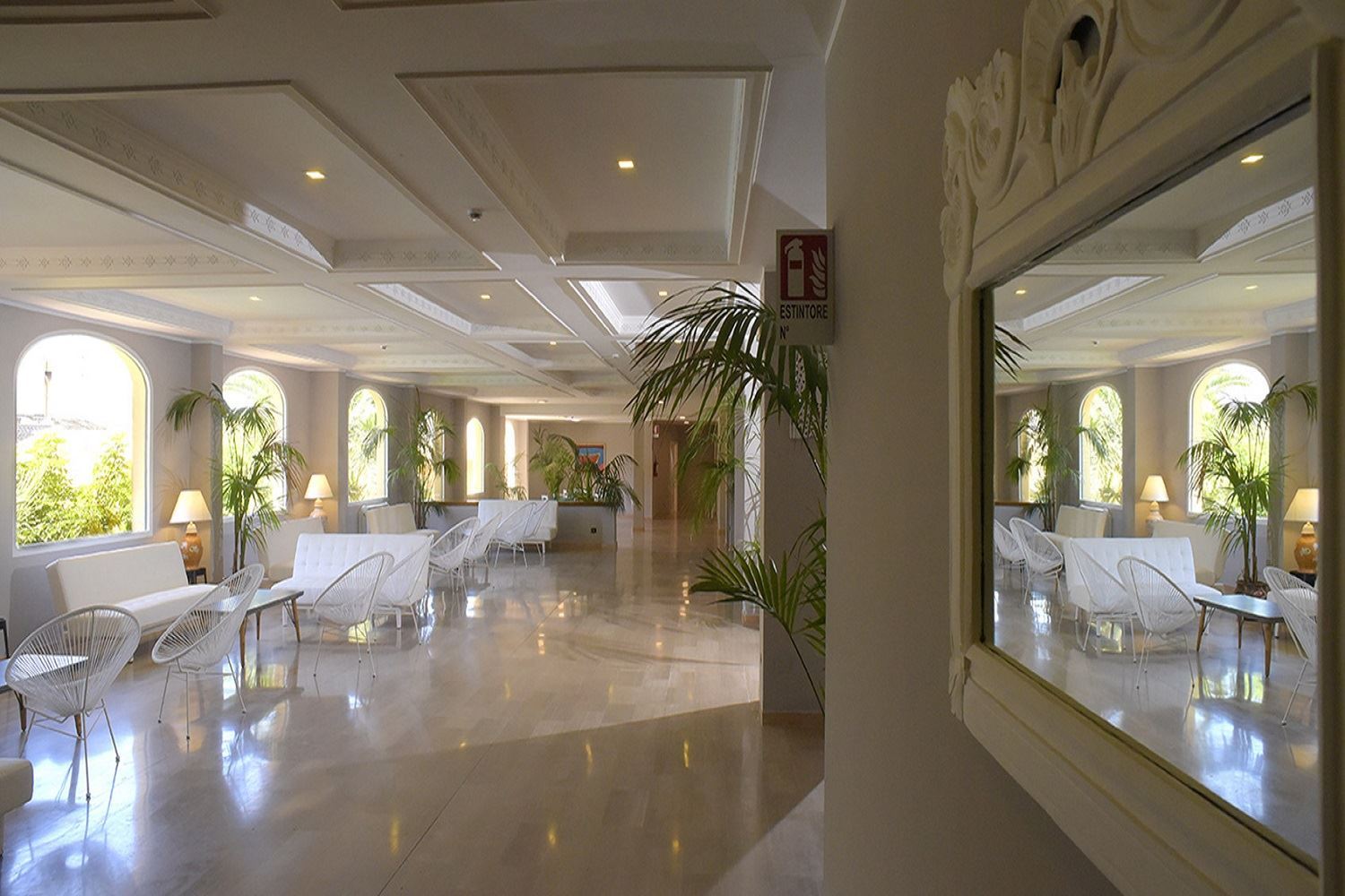 Lobby van het Hopps Hotel in Mazara Del Vallo, Italie foto 4