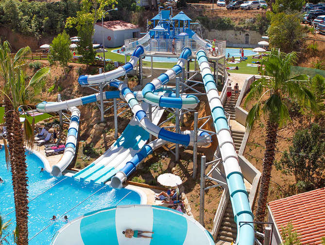 Zwembad met glijbanen van Gran Garbi Mar Hotel in Lloret de Mar, Spanje foto 1