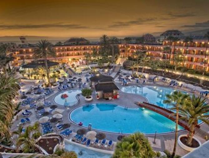 Zwembad van La Siesta Hotel in Playa De Las Americas, Spanje foto 3