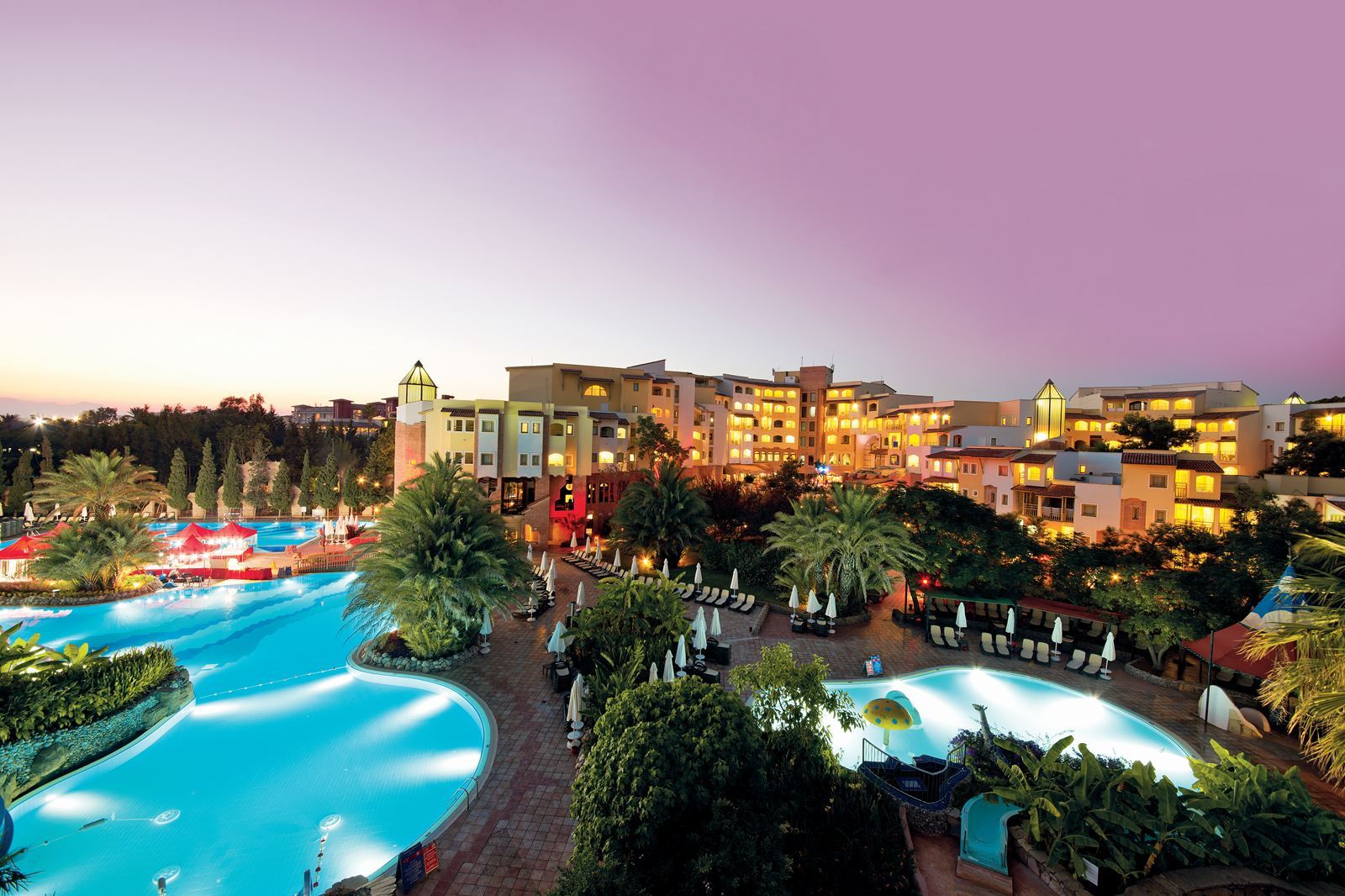 Zwembad van Limak Arcadia Golf Resort in Belek, Turkije foto 1