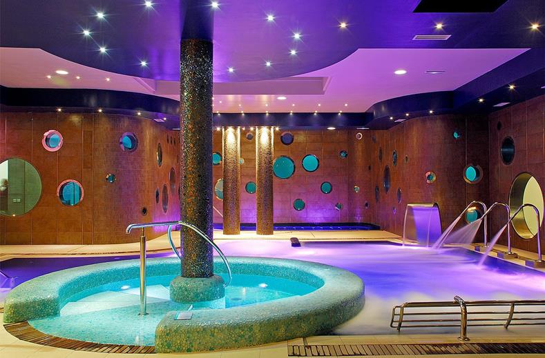 Zwembad van Marylanza Suites en Spa Hotel by Playa de las Américas, Spanje foto 3