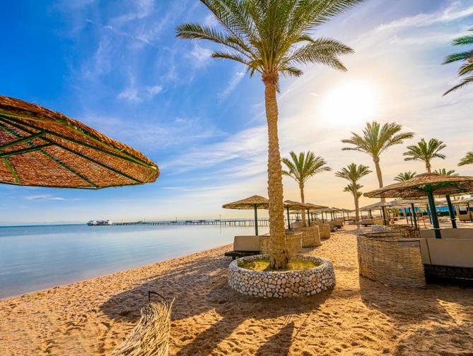 Strand bij Golden Beach Resort in Hurghada, Egypte  foto 3