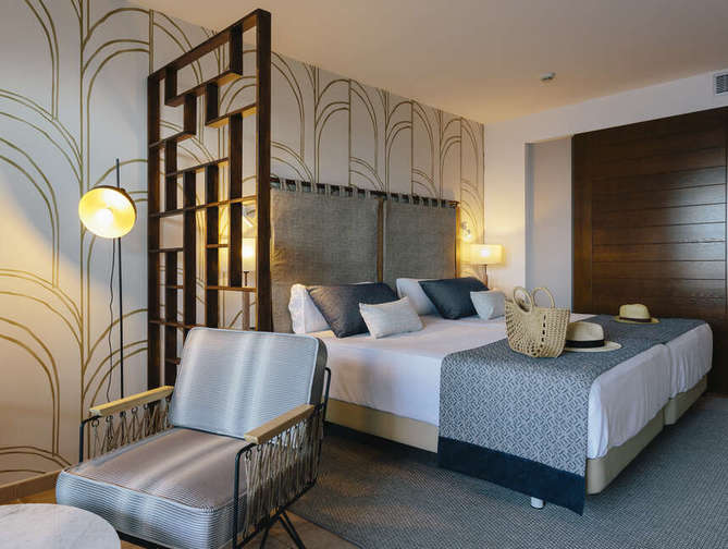 Hotelkamer in Secrets Lanzarote Resort in Puerto Calero, Canarische Eilanden foto 3