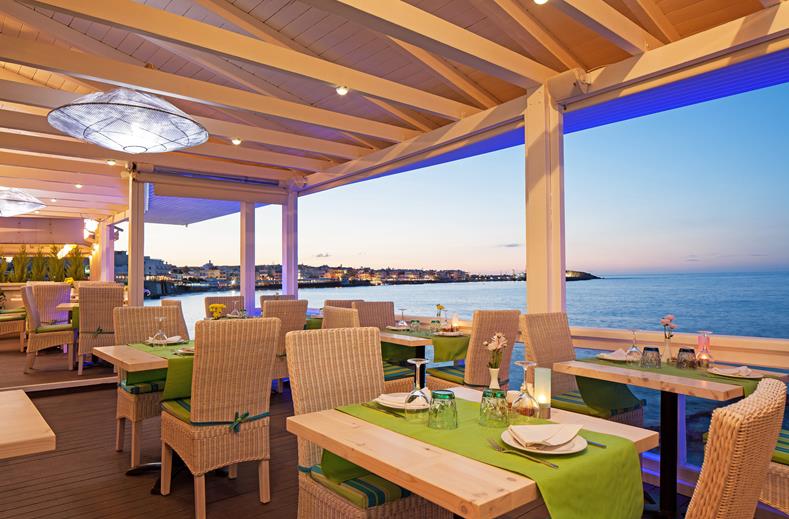 Restaurant in het Palmera Beach Hotel in Chersonissos, Griekenland foto 2