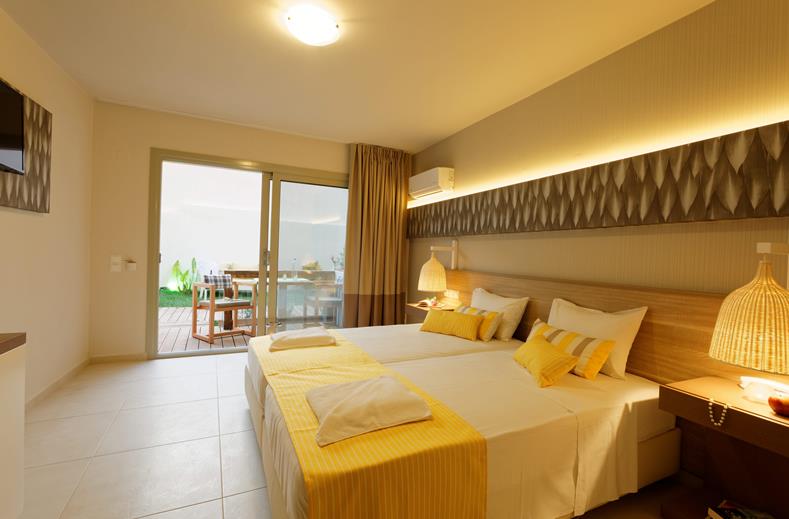 Hotelkamer in Palmera Beach Hotel in Chersonissos, Griekenland foto 3