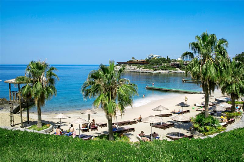 Strand bij Pine Bay Holiday Resort in Kusadasi, Turkije foto 5