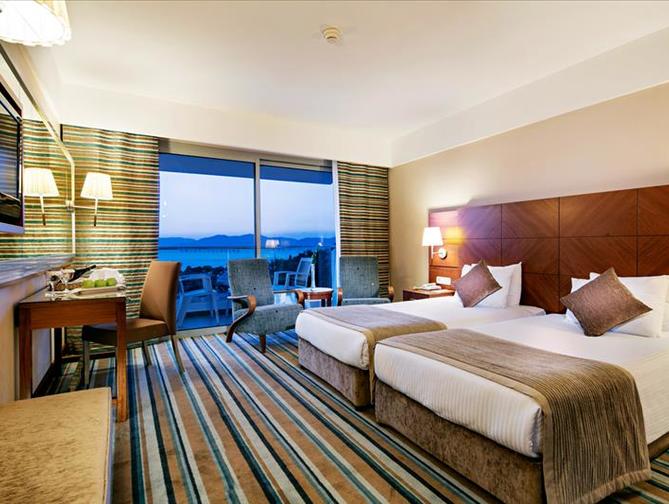 Hotelkamer in Pine Bay Holiday Resort in Kusadasi, Turkije foto 2