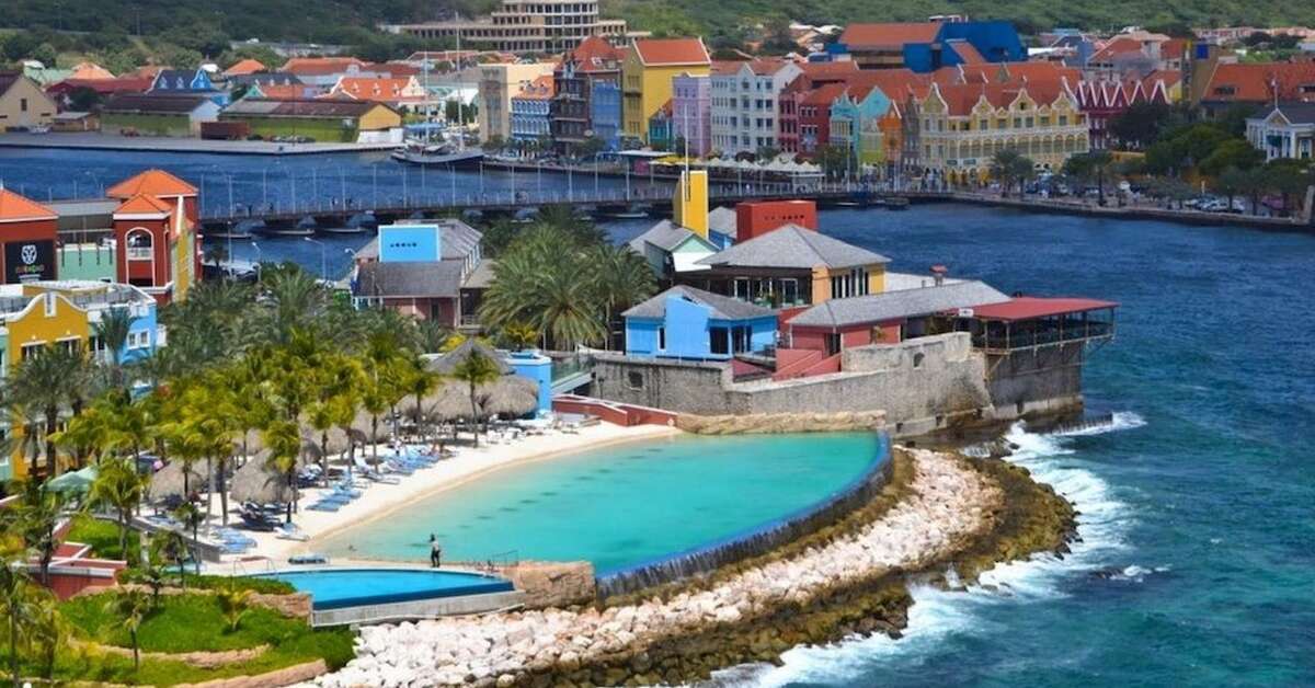 Zwembad van Renaissance Curacao Resort Willemstad, Nederlandse Antillen foto 1