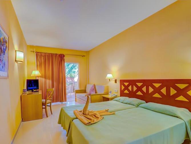 Hotelkamer in SBH Hotel Costa Calma Beach Resort in Costa Calma, Spanje foto 3