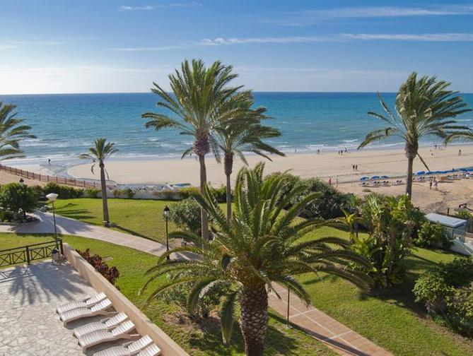 Zee en strand bij het SBH Hotel Costa Calma Beach Resort in Costa Calma, Spanje foto 6