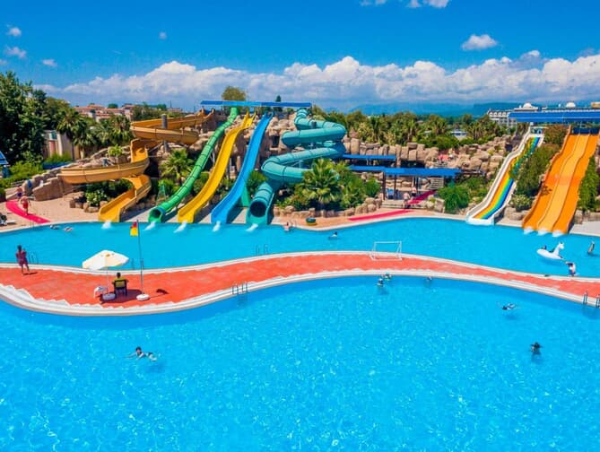 Zwembad van Von Golden Beach Resort in Çolakli, Turkije foto 2