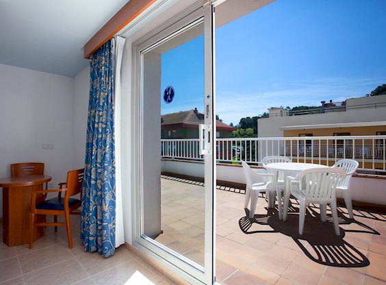 Terrasbij het Acapulco Hotel Lloret de Mar, Spanje foto 3