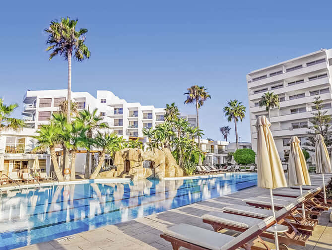 Adams Beach Hotel: 5-sterren luxe aan het strand!