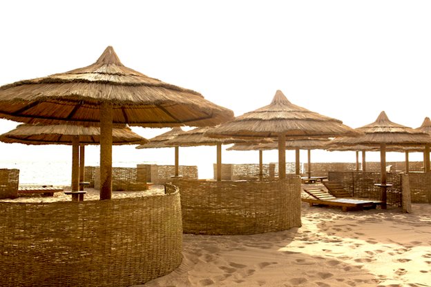 Strand bij Aladdin Beach Resort in Hurghada, Egypte foto 7