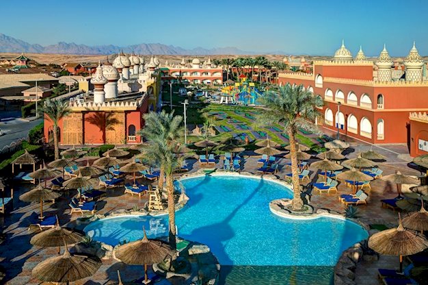 Buitenzijde van het strand bij het Pickalbatros Alf Leila Wa Leila Hurghada, Egypte foto 3