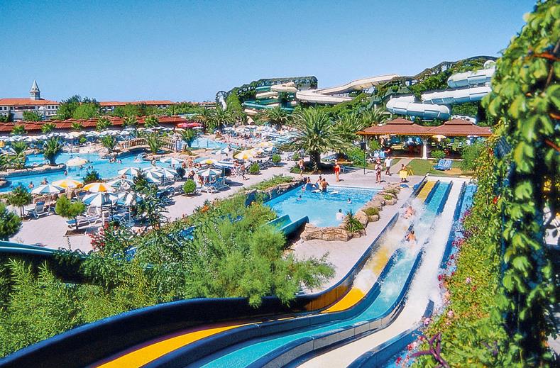 Zwembad met glijbanen van Ali Bey Park Manavgat Hotel in Kizilagac, Turkije foto 3