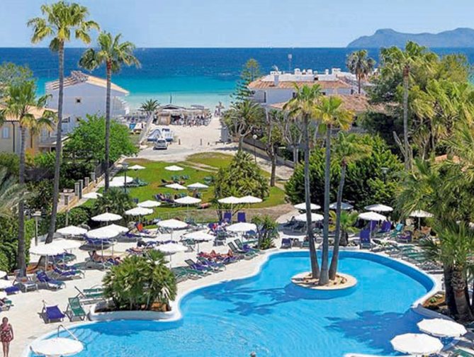 Zwembad van Allsun Eden Alcudia Resort in Alcudia, Spanje foto 1