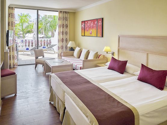 Hotelkamer in Allsun Los Hibiscos Hotel in Costa Adeje, Canarische Eilanden foto 3