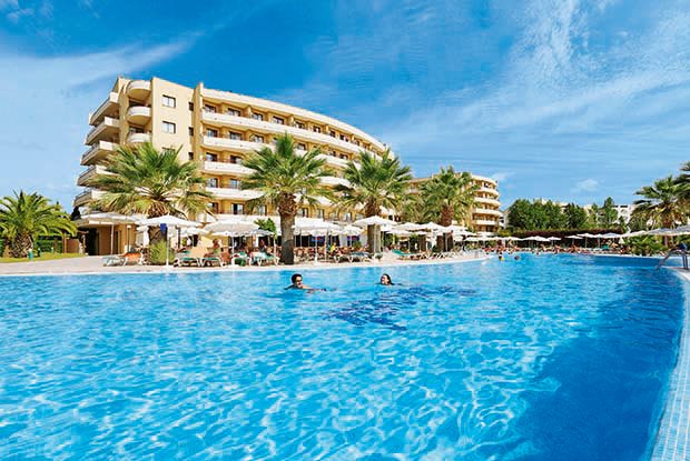 Zwembad van Allsun App Orient Beach Hotel in Sa Coma, Spanje foto 1