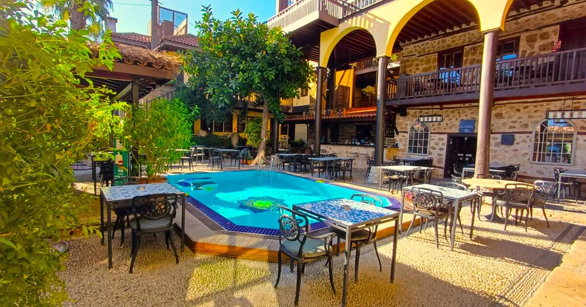 Zwembadzijde bij Alp Pasa Hotel Alanya, Turkije foto 1