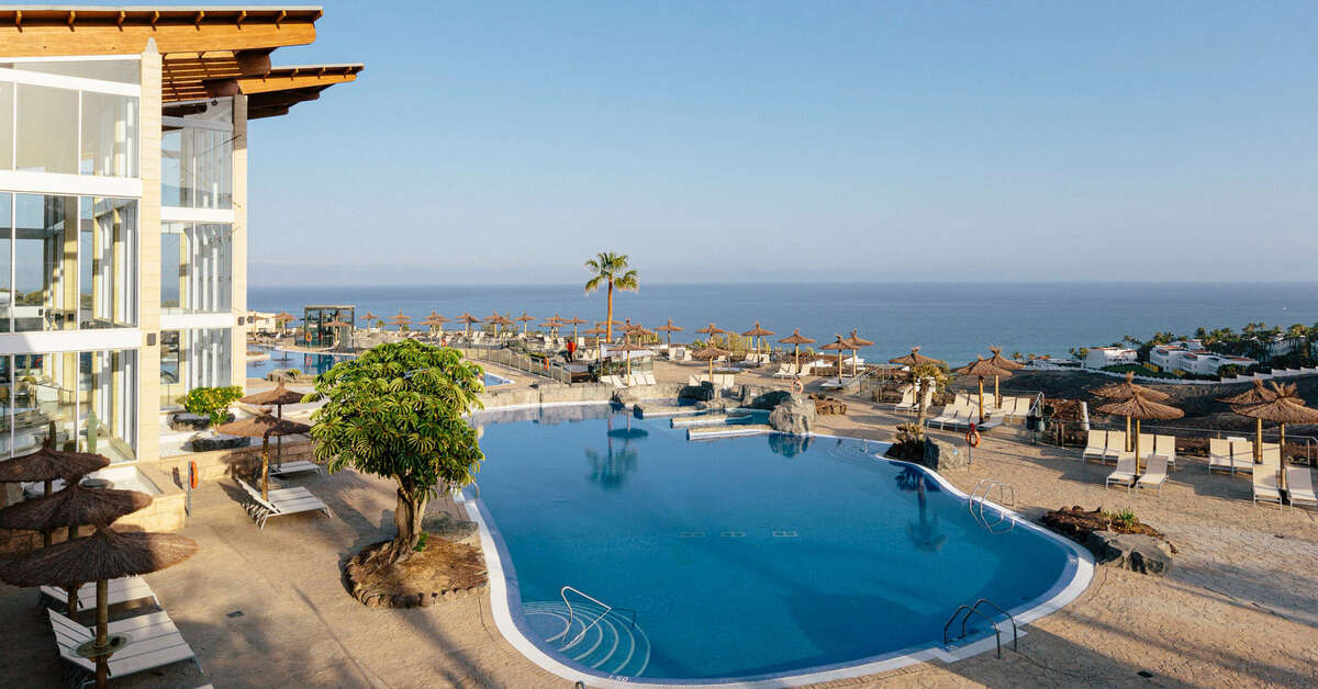 Zwembadzijde bij Alua Village Fuerteventura Hotel in Esquinzo, Spanje foto 1