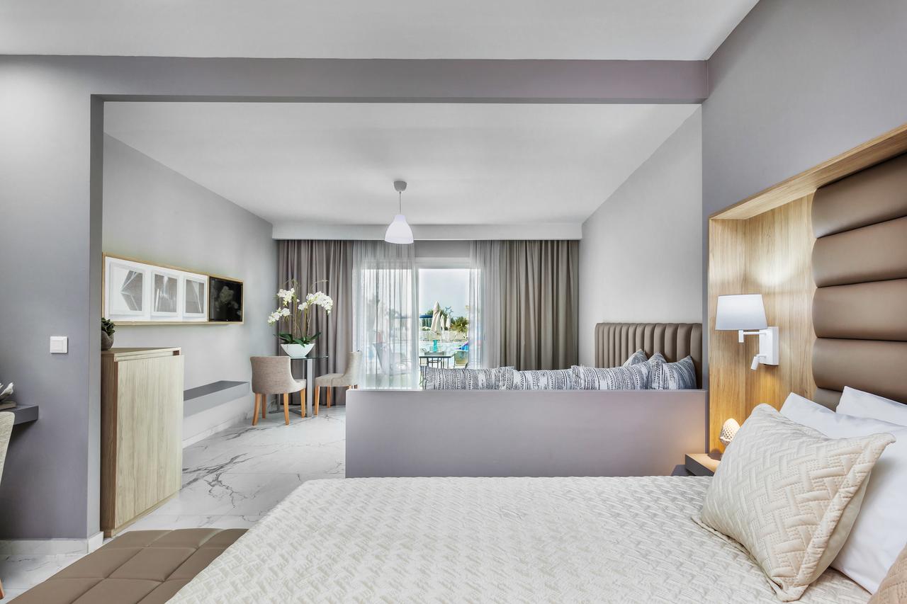 Hotelkamer in Anna Hotel in Pefkochori, Griekenland foto 2