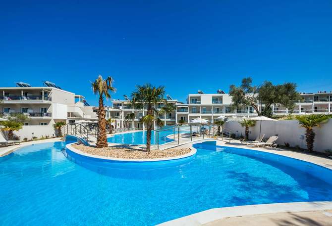 Zwembad van Anna Hotel in Pefkochori, Griekenland foto 1