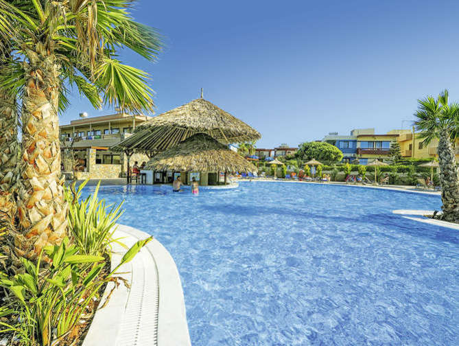 Zwembad van Aphrodite Beach Club Hotel in Gouves, Griekenland foto 1