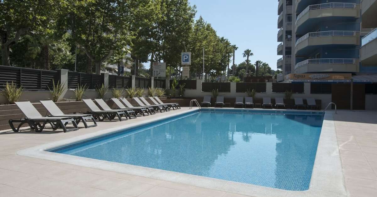 Zwembadzijde bij Appartementen California Hotel Salou, Spanje foto 2