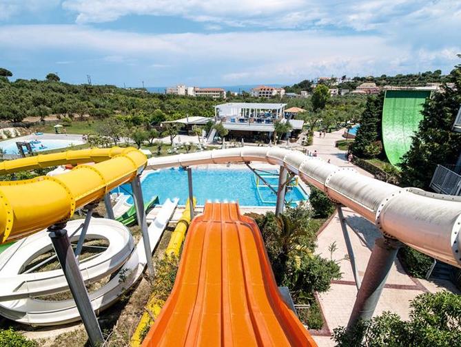 Zwembad van Aqua Bay Hotel in Tsilivi, Griekenland foto 2