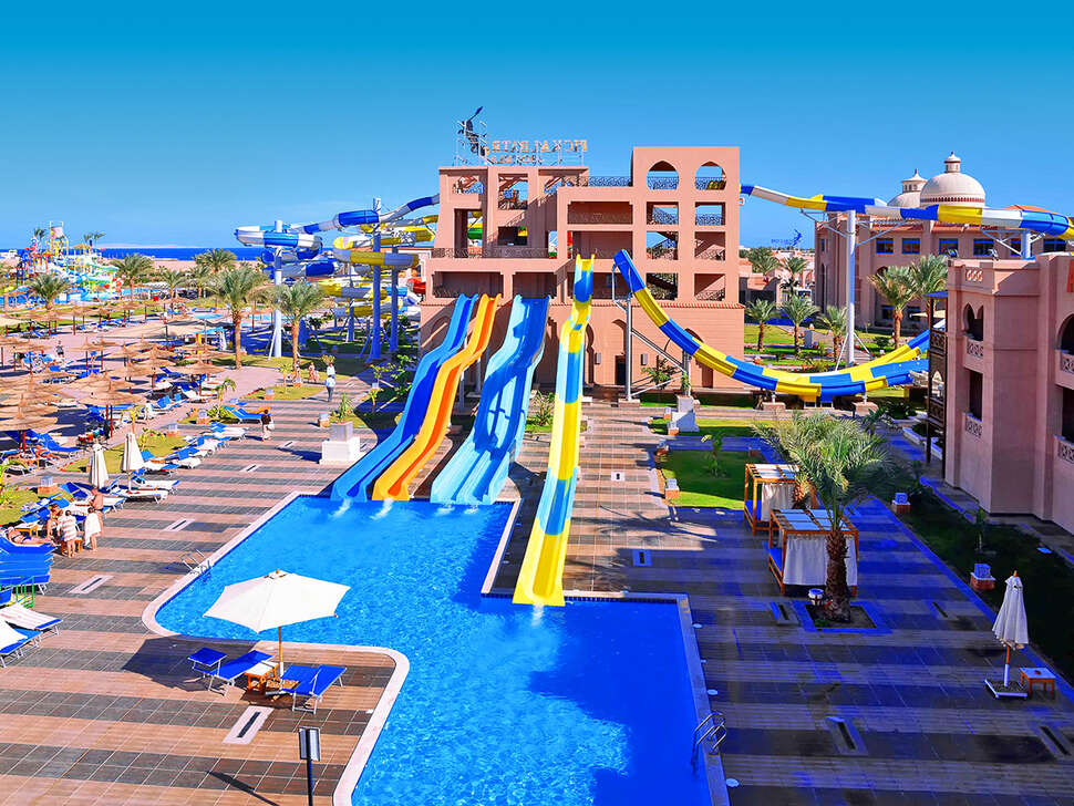 Zwembad met glijbanen van Aqua Blu Resort in Hurghada, Egypte foto 2