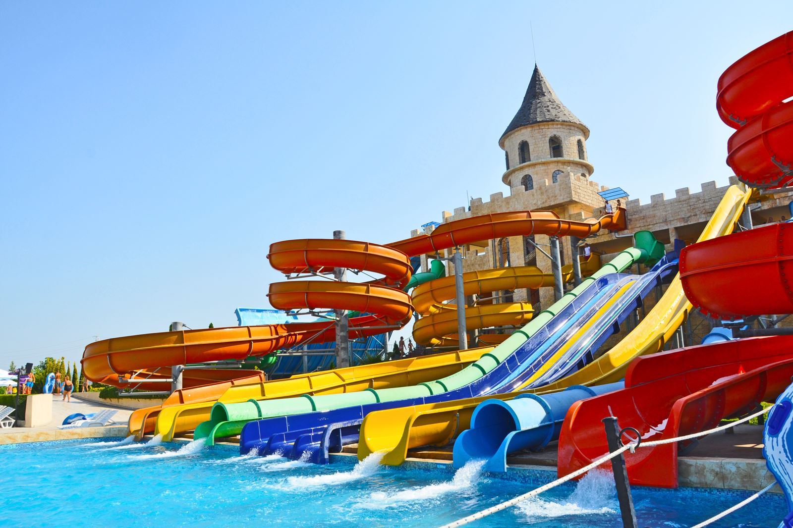 Zwembad met glijbanen van Aqua Paradise Hotel in Nessebar, Bulgarije foto 3