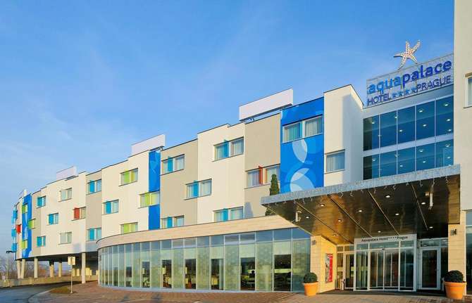 Buitenkant van Aquapalace Prague Hotel in Praag, Tsjechie foto 1