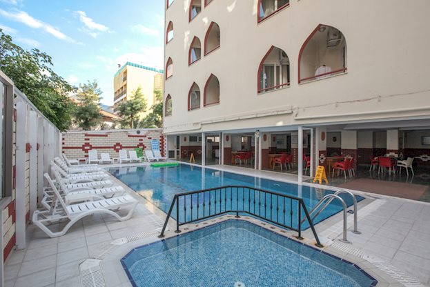 Zwembad van Aslan Hotel in Alanya, Turkije foto 2